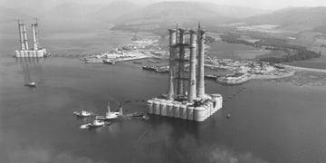 Oil platform