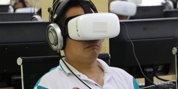 A patient recovering with VR.