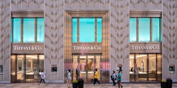 People in front of Tiffany's jewelry store