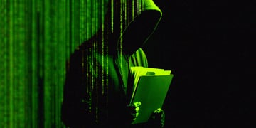 hacker-with-file