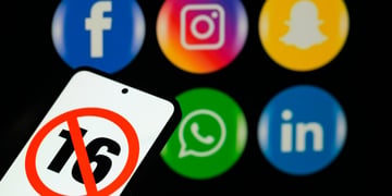 A range of social media logos, alongside an under 16 (prohibited) sign.