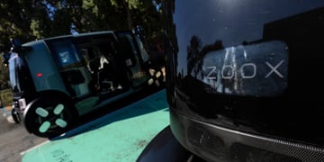 Zoox logo on car