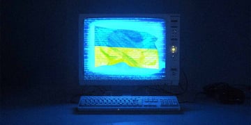 a-monitor-with-a-virus