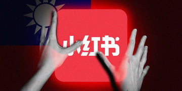 The Taiwanese flag, alongside the Rednote logo in Chinese language.