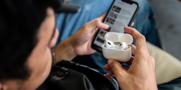 Bluetooth pairing earbuds, airpods
