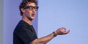 META_CEO_Mark_Zuckerberg_GLASSES