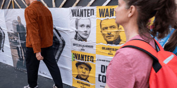 amazon_movie_wanted_people_street