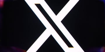 x logo big