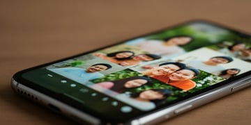 Phone gallery illustration via Shutterstock