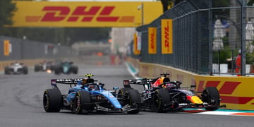 formula one race, Oracle Red Bull Racing RB22 Red Bull Ford and Williams FW48 Mercedes, dhl