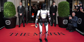Robot at Met Gala 2026