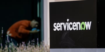 servicenow logo human