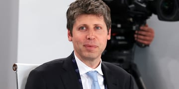 sam_altman_bright_blue_tie