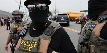 ICE agents with mask glasses