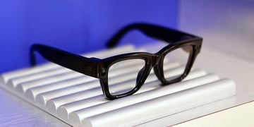 Meta smartglasses