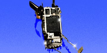 Disassembled iPhone. Image by Cybernews. Source: Architect-PhD | Shutterstock