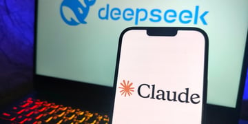 Claude/Deepseek