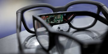 Smart eyewear by Mustard Glasses Inc.
