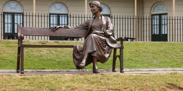 Statue of acclaimed British writer Virginia Woolf
